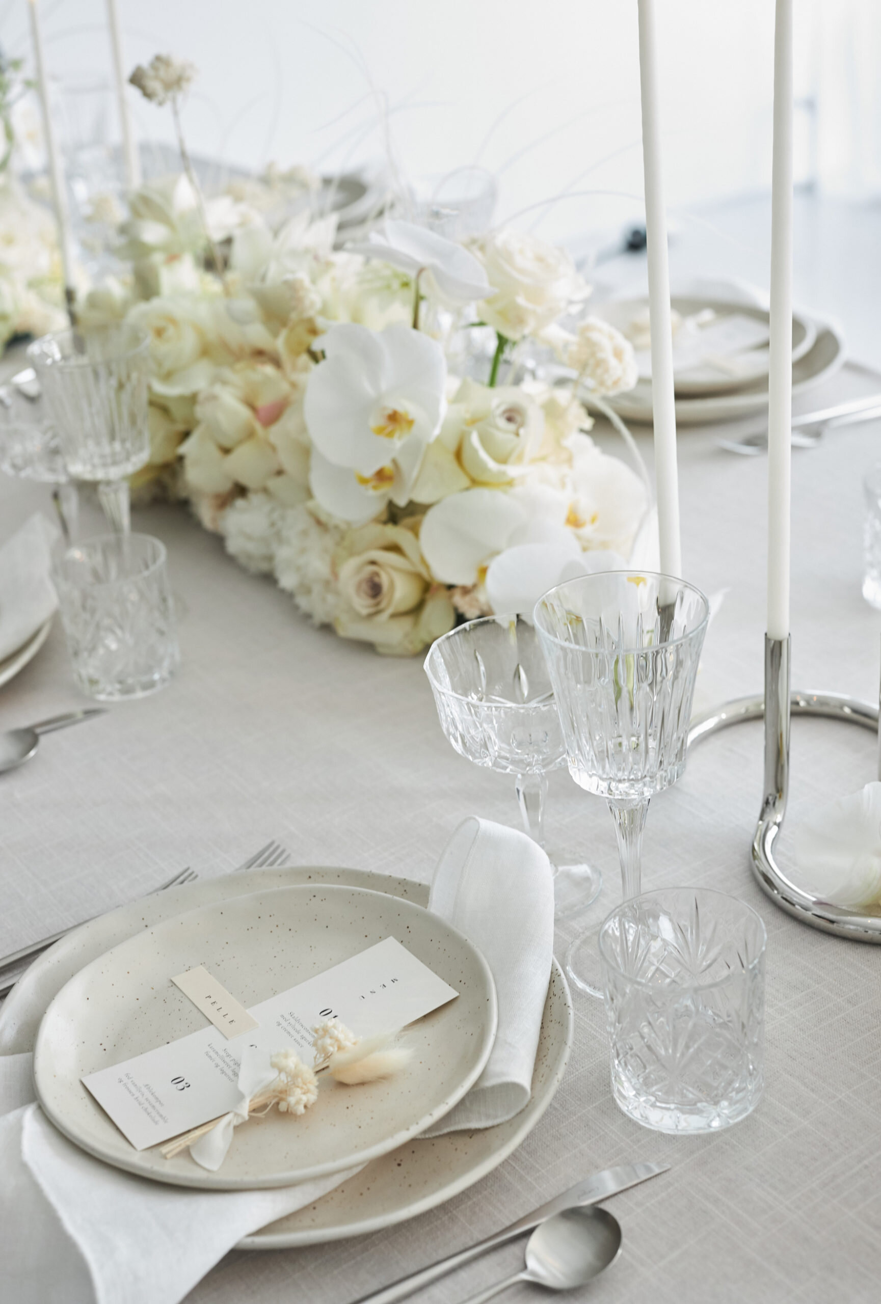 Elegant hot sale dinner setting